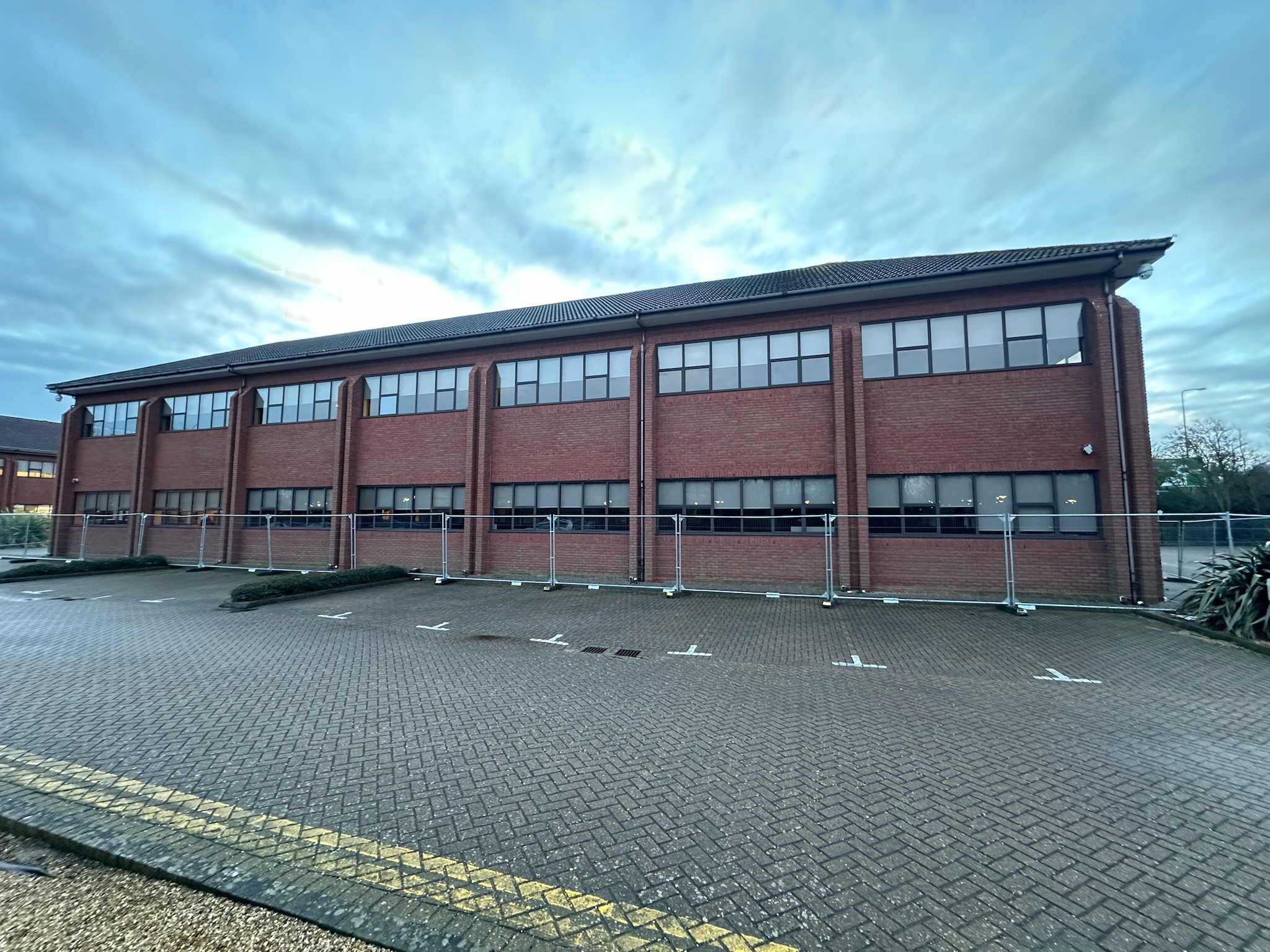 Commercial aluminium window replacement
