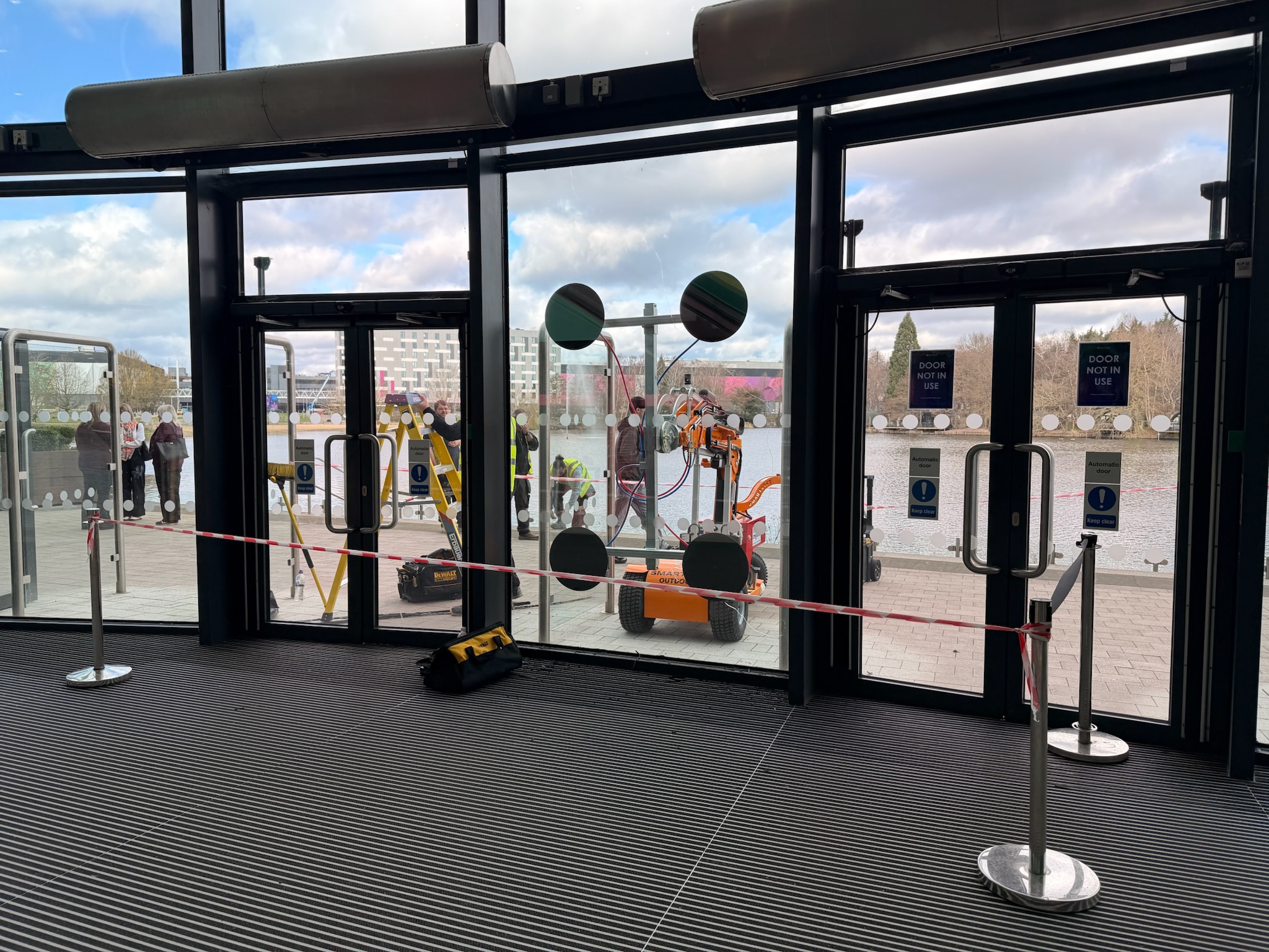 Commercial shopfront insulated glass replacement