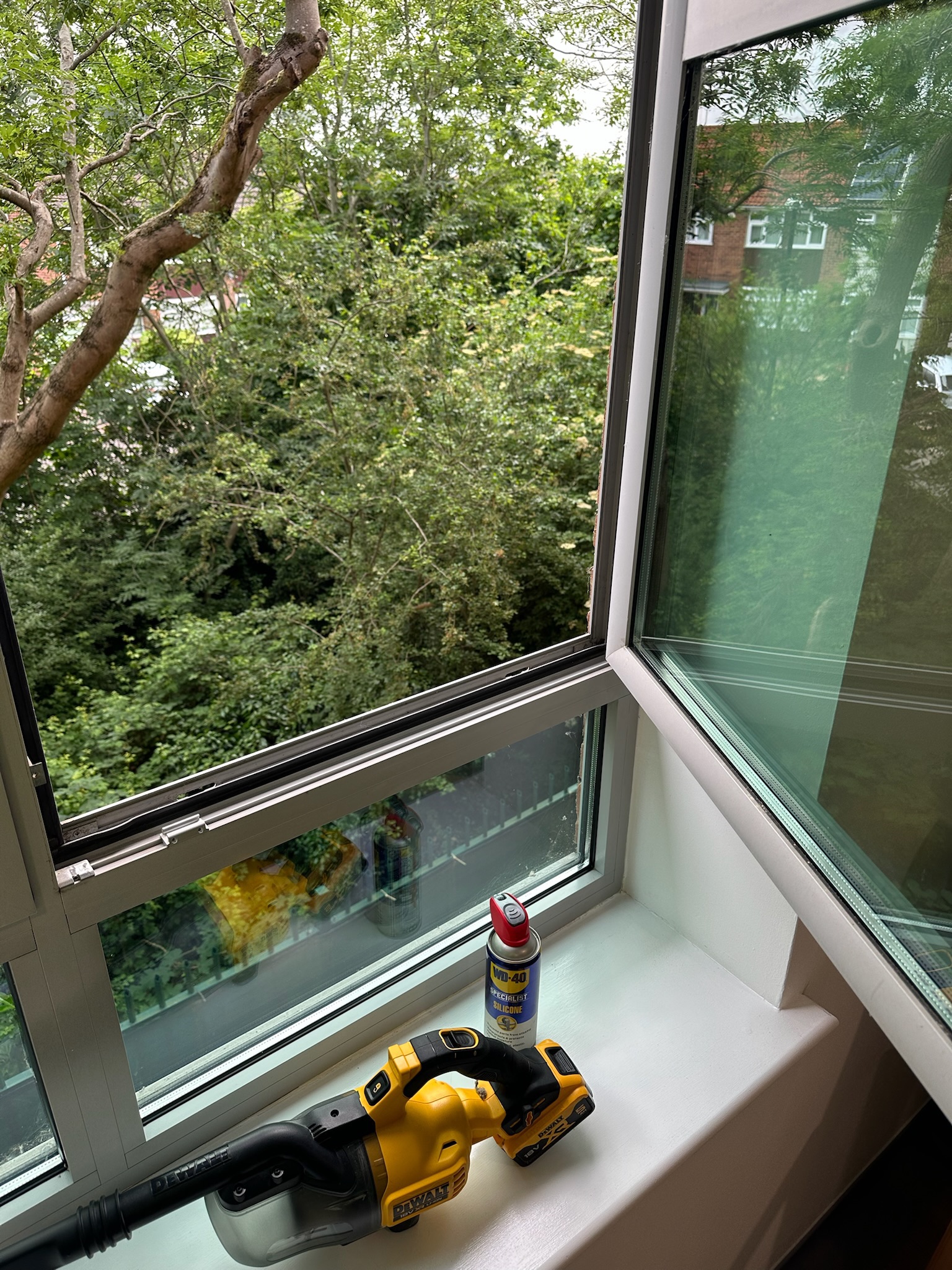 Emergency glazing response at a commercial property